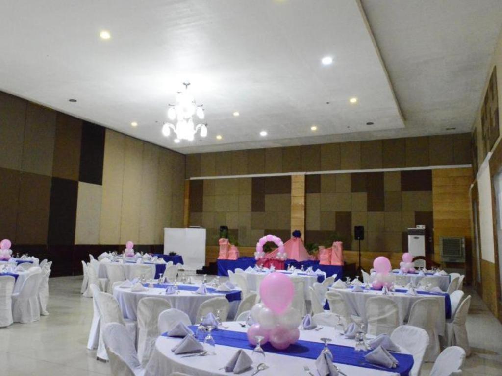 Big Daddy Hotel And Convention Center Butuan City Exterior photo