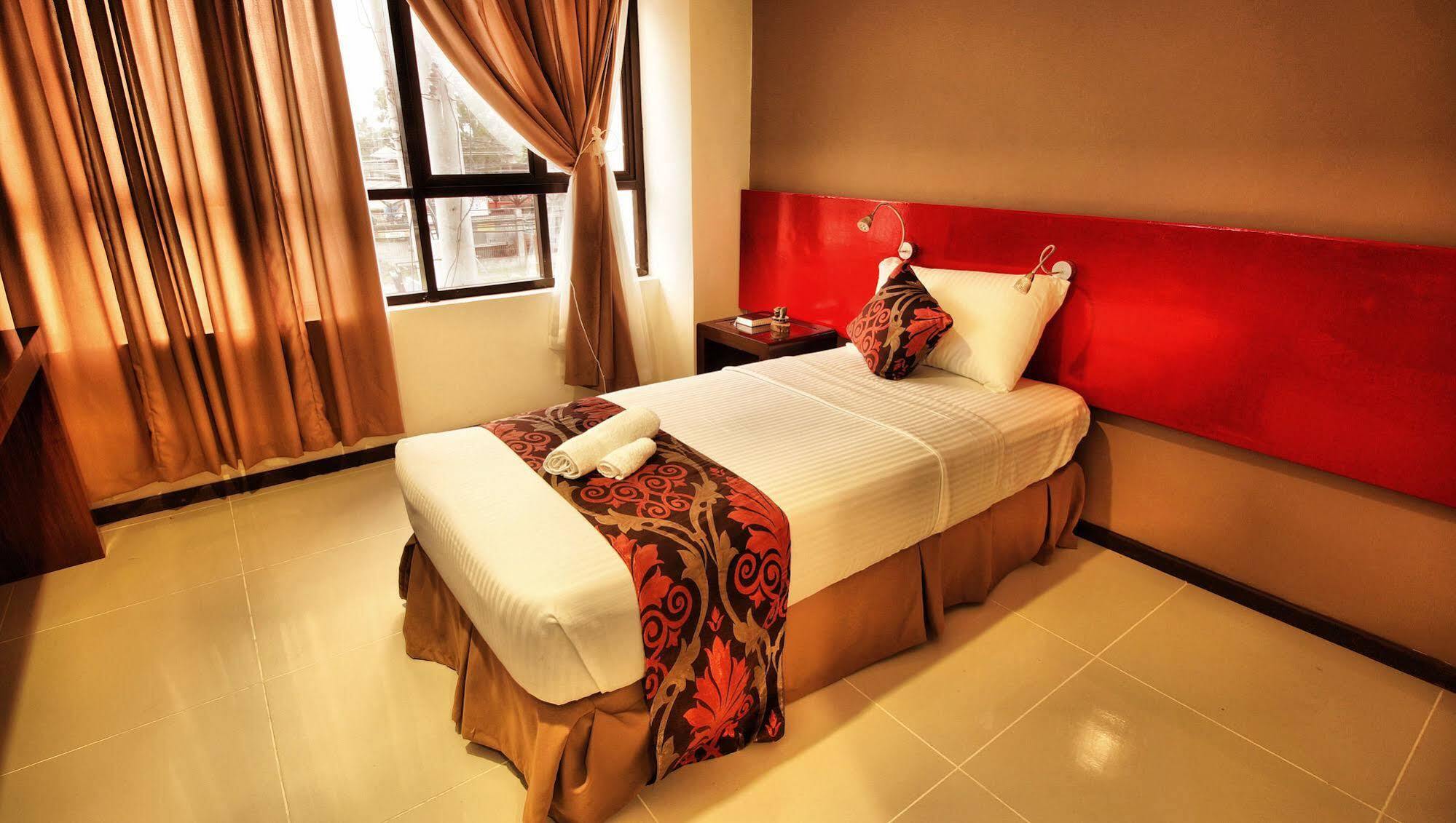 Big Daddy Hotel And Convention Center Butuan City Exterior photo